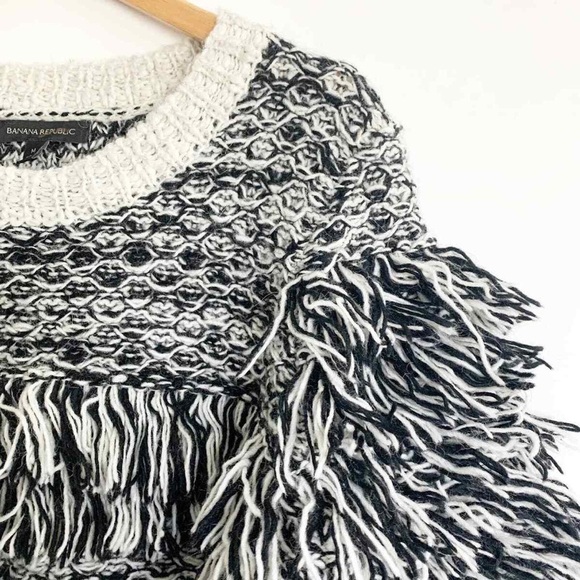 Banana Republic Women's Fringe Wool Alpaca
Blend Sweater Size M - Picture 4 of 7